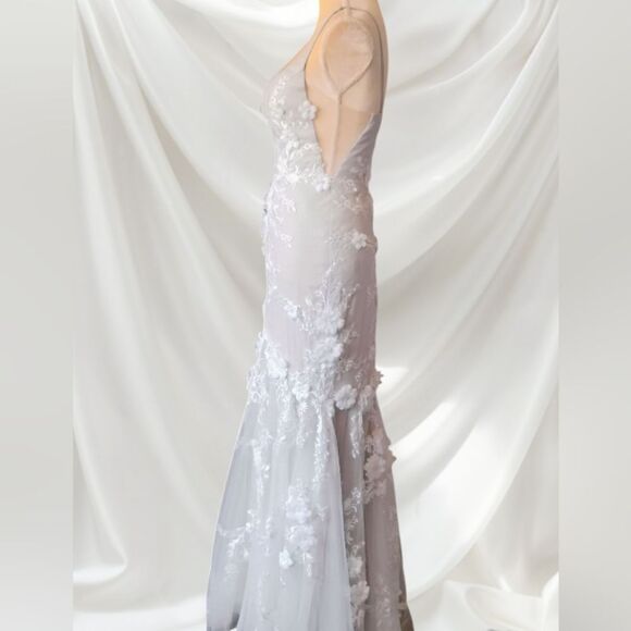 Stunning High Low Tulle With Flower Applique Overlay Gray Mermaid Fit Wedding Dr - Picture 11 of 15